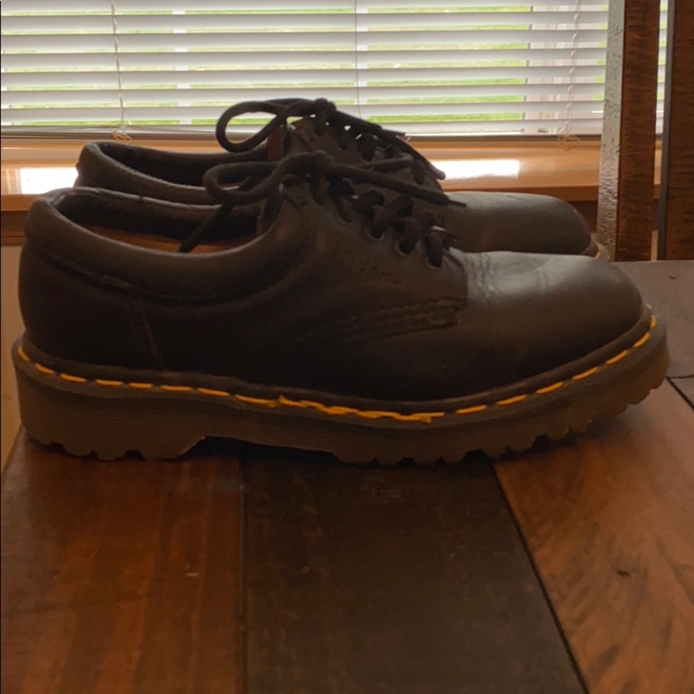 Dr Martens low boots